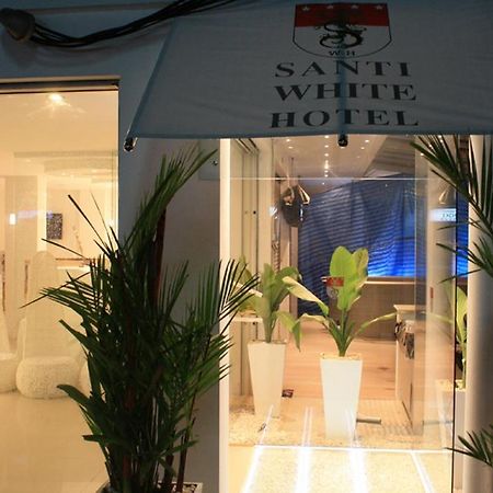 Santi White Hotell Phuket Exteriör bild