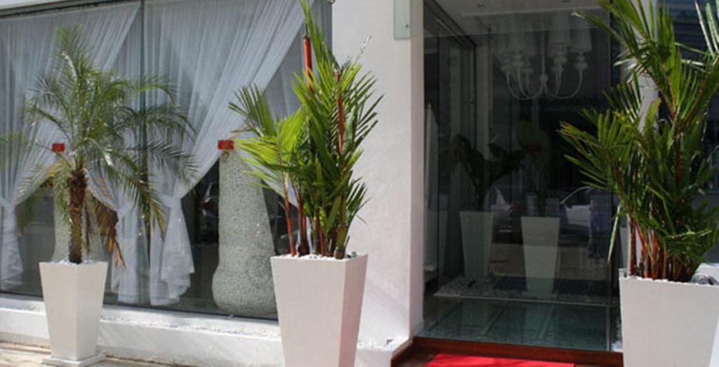 Santi White Hotell Phuket Exteriör bild