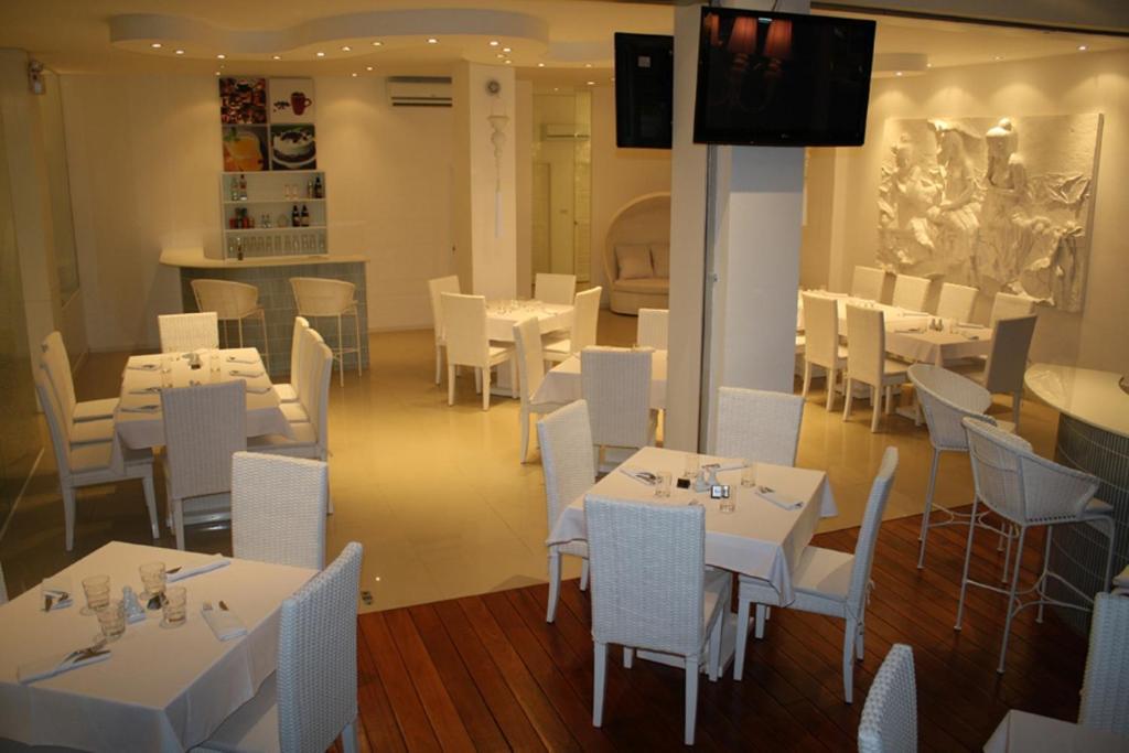 Santi White Hotell Phuket Exteriör bild